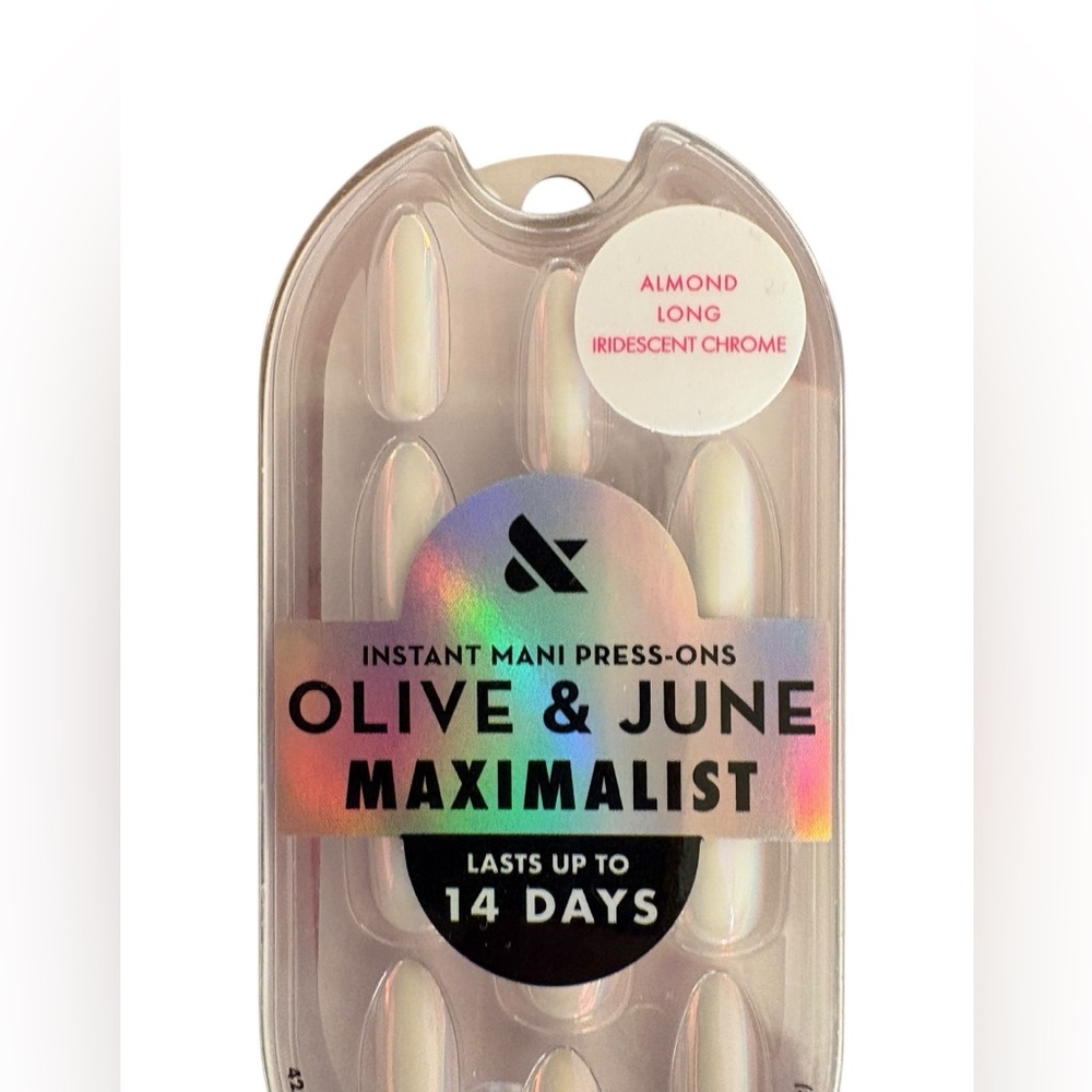 Olive & June Iridescent Chrome Press-On Nails - Picture 2 of 3